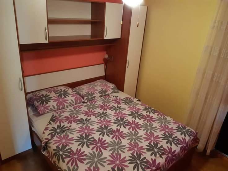 Apartmani Katica Vir Exteriér fotografie